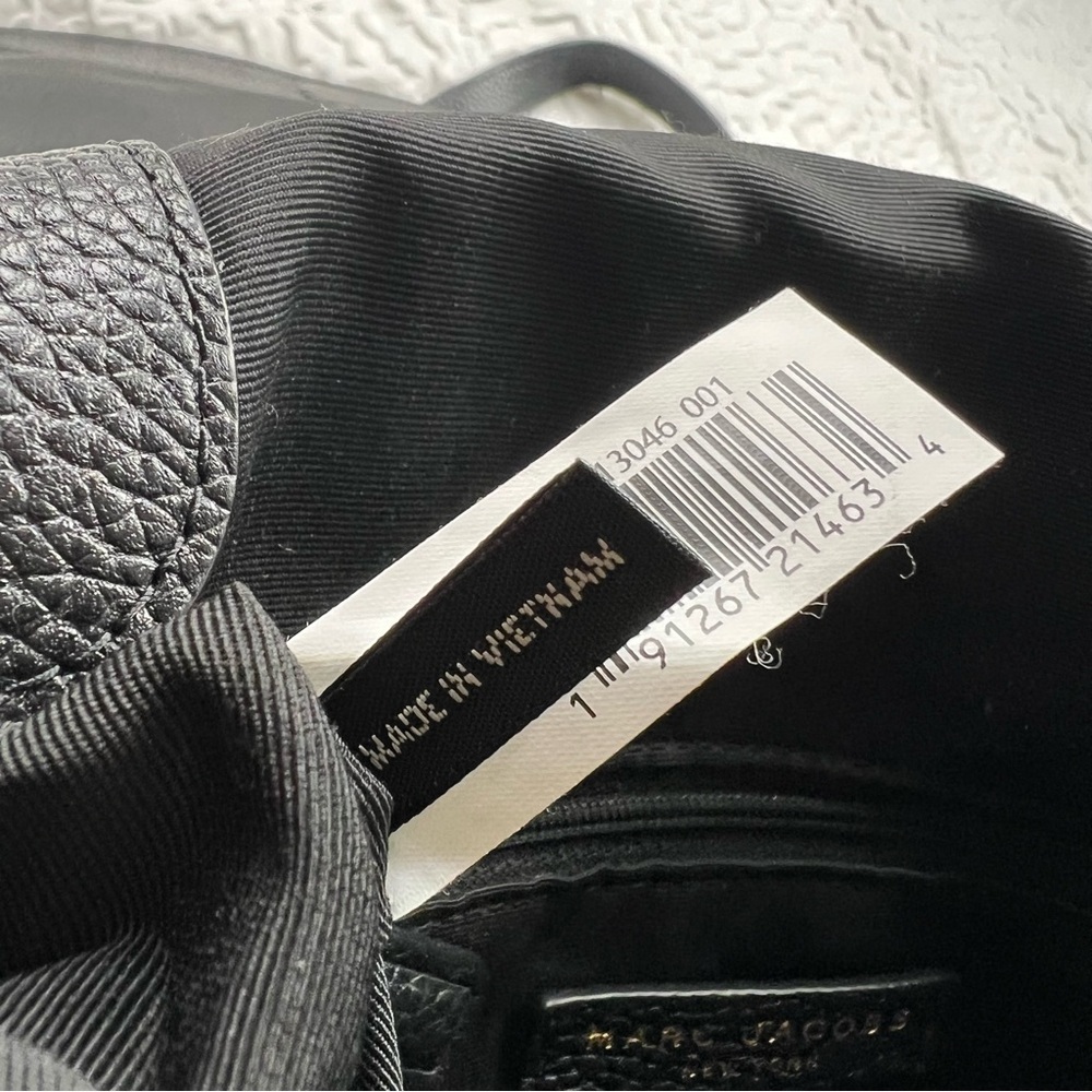 Marc Jacobs Empire City Messenger Leather
Crossbody Bag Black - Picture 10 of 12